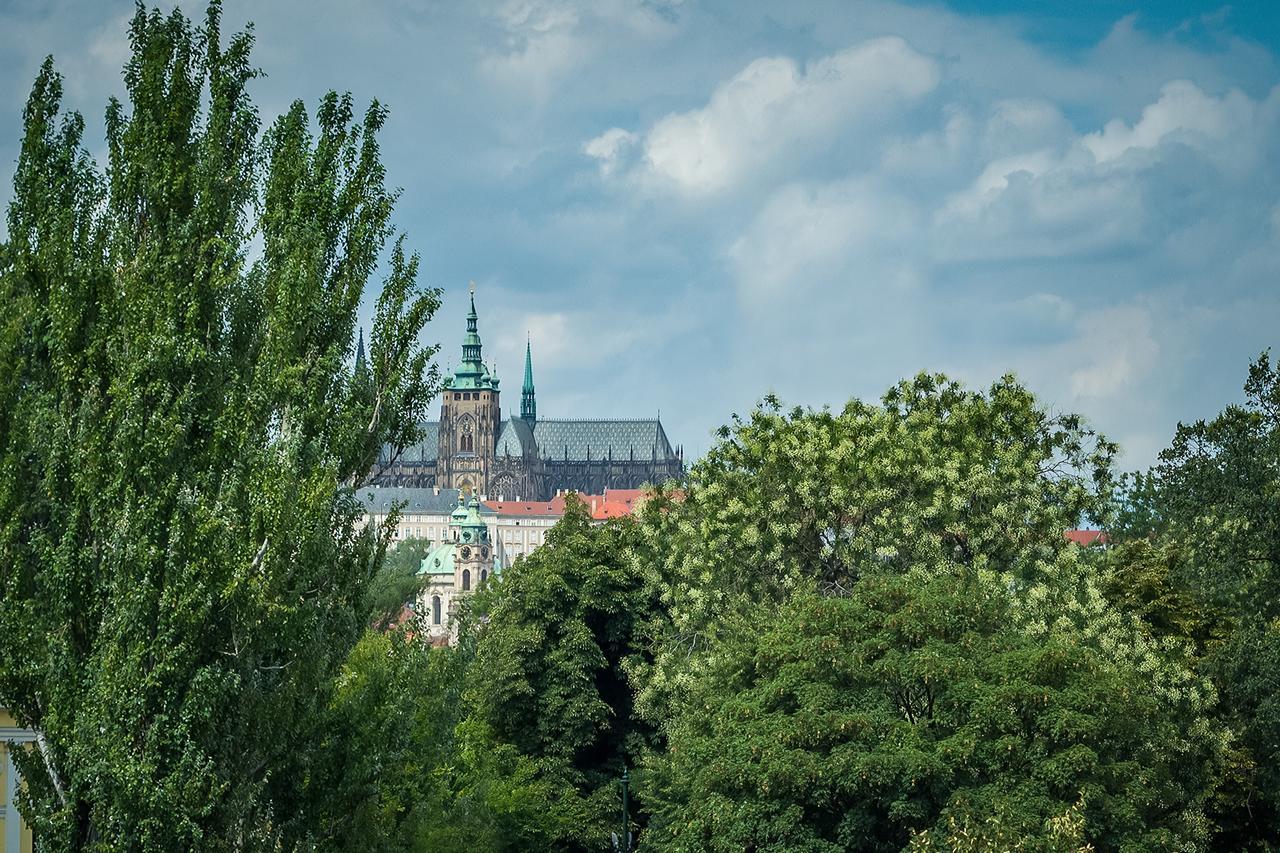 Riverside Apartment With A Balcony Praag Buitenkant foto